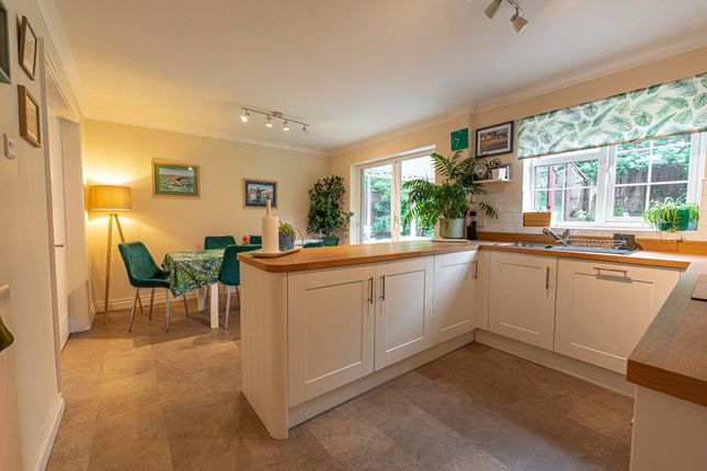 5 Pennyfarthing Lane, Caldicot photo 4