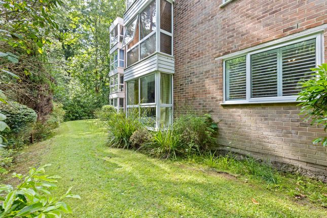 2 Troon Court, Cardwell Crescent, Ascot photo 3