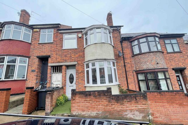 Thumbnail Terraced house for sale in Wood Hill, Leicester