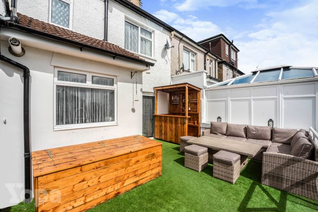 Terraced house for sale in Lime Avenue, Northfleet, Gravesend