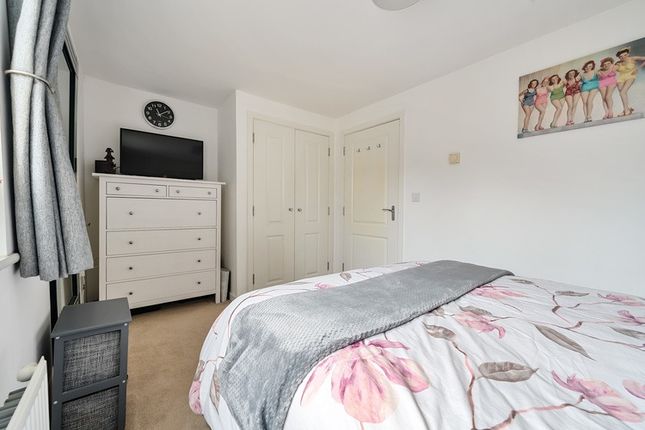 Flat for sale in Collins Drive, Reading, Berkshire