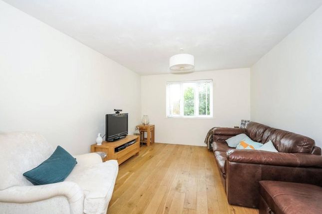 2, Highfields, Ascot photo 3