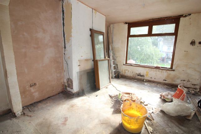 12, Troy Road, Abertillery photo 4