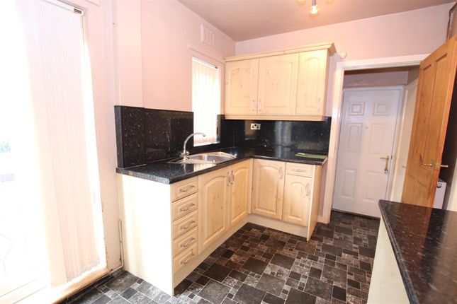 9, Ruskin Avenue, Bradford photo 4