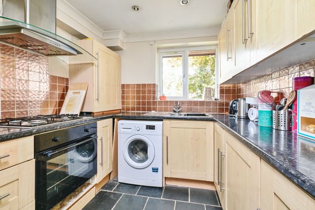 20A, Kingsway, Camberley photo 4