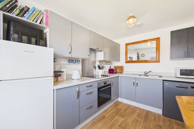 9 Manor Way, Peebles photo 3