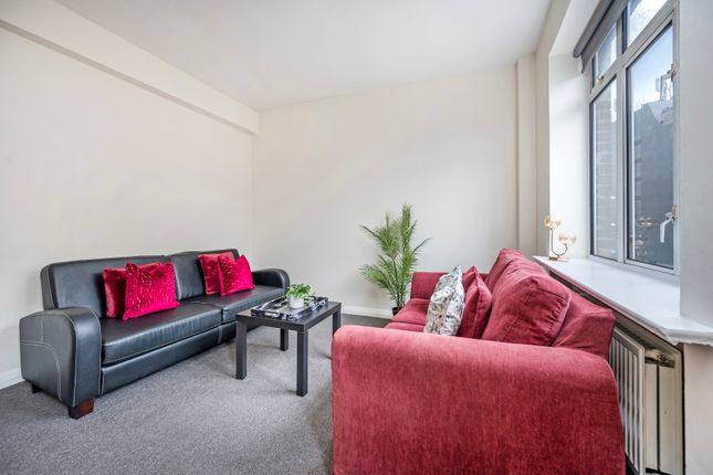 35 Warren Court, Euston Road, London photo 4