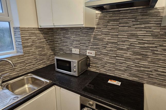 Hadley Court, Luton photo 2