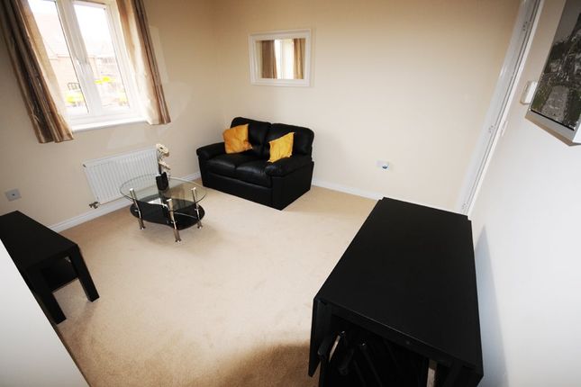 Flat to rent in Lancers Walk, Coventry