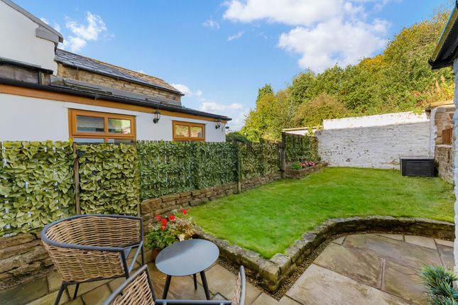 130 Hough Lane, Bolton photo 4