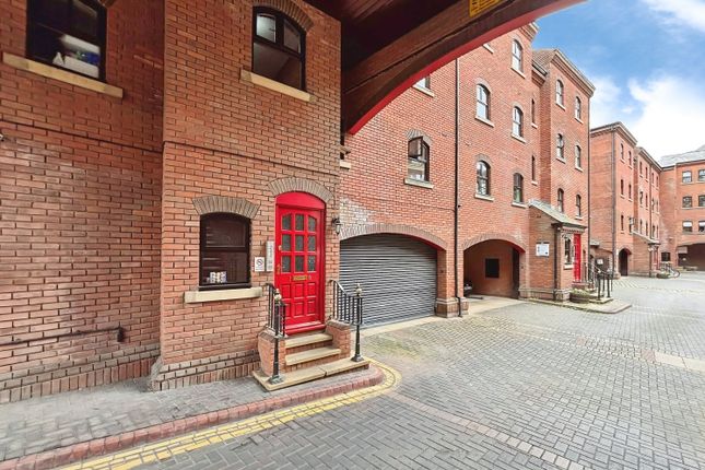 5, Riverside Court, Leeds photo 2