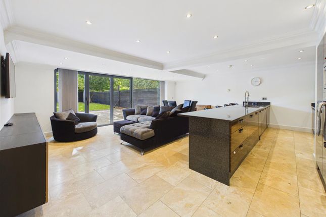 11 The Square,, Anlaby House Estate, Anlaby photo 3