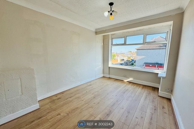 Rush Green Road, Romford photo 4