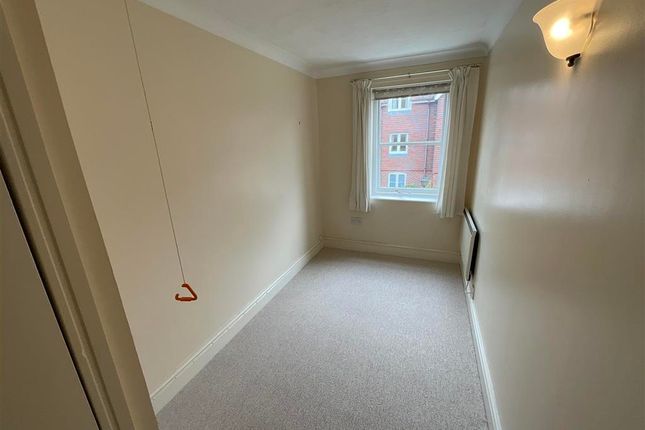 Flat for sale in Middle Row, Faversham, Kent
