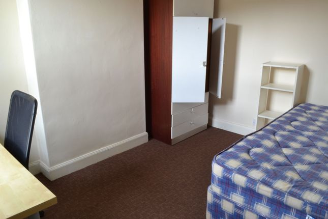Rolleston Drive, Nottinghamshire photo 4