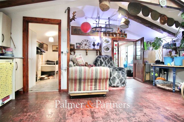 56, Tower Estate, Clacton-on-Sea photo 5