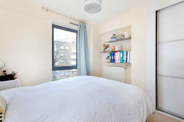 Flat for sale in Macaulay Road, Clapham, London