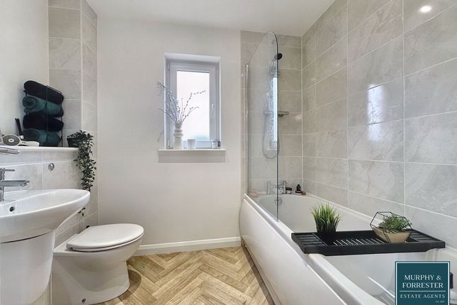 End terrace house for sale in Broomfield Court, Glasgow