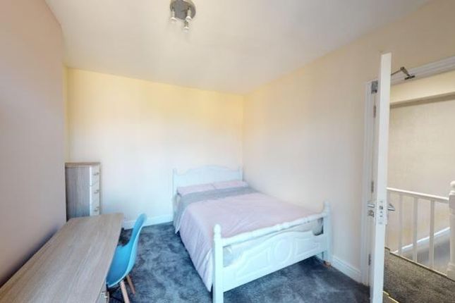 Bright And Tidy Double Bedroom Featuring A Comfort...