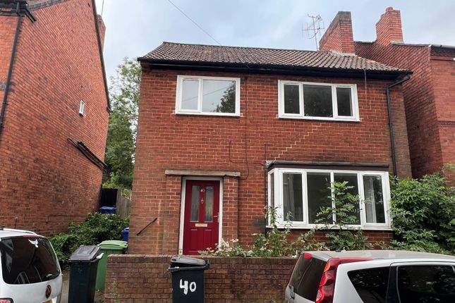 3-bed house on 40, Valley Road, Stourbridge, £65,000