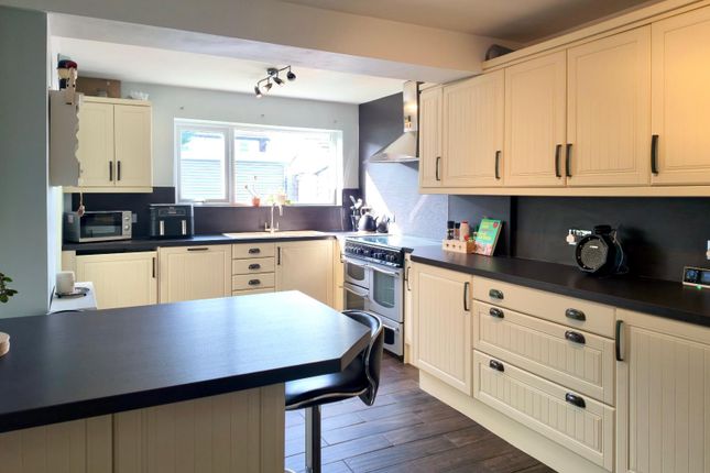 Manorbier Close, Dinas Powys photo 4