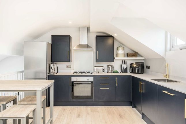 TFF, 44, Moring Road, London photo 3