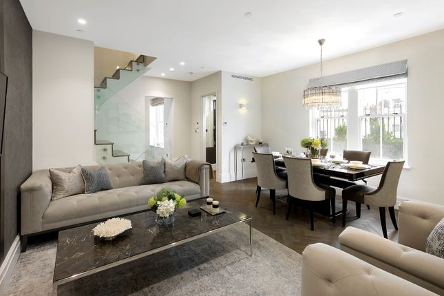 Town house for sale in Palace Court, London
