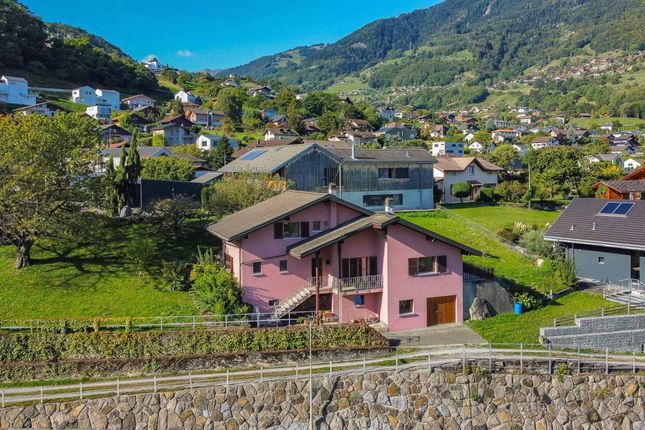 Villa for sale in Monthey, Canton Du Valais, Switzerland