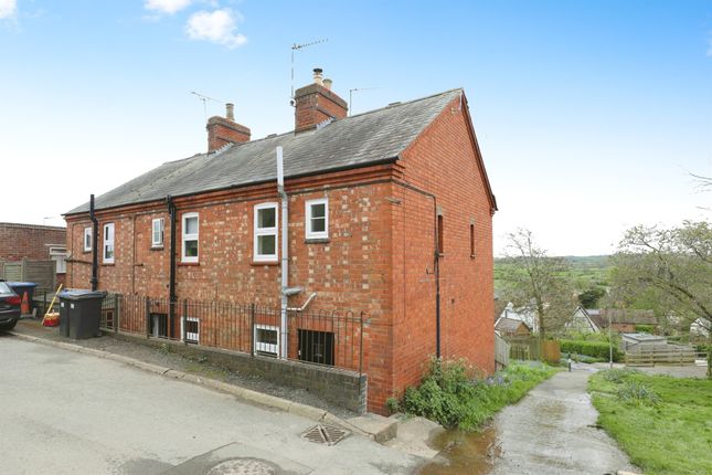 End terrace house for sale in School Hill, Napton, Southam