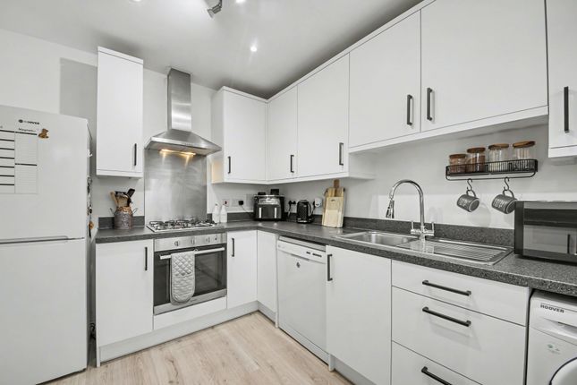 17 Hawthorn Grove, Southampton photo 2