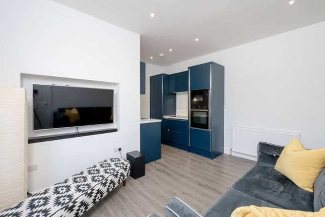 3/6, Piersfield Grove, Edinburgh photo 4