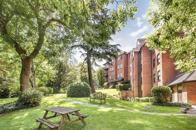 Flat for sale in Peterborough Road, Harrow-On-The-Hill, Harrow