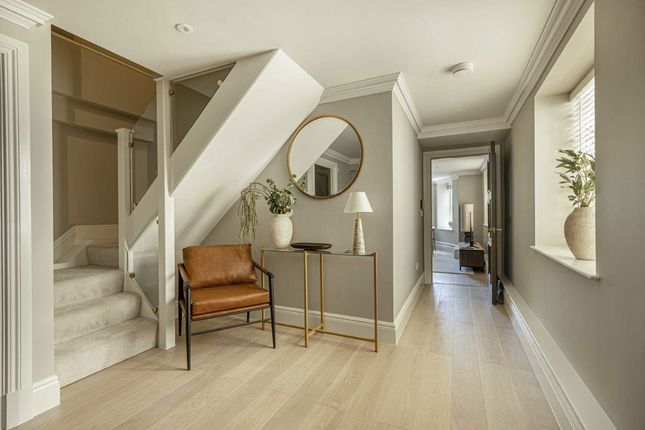 Flat 1, Holland House, 6, Church Street, Isleworth photo 4