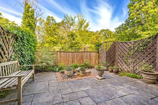 22 Abbotts Court Park Road, Winchester photo 4