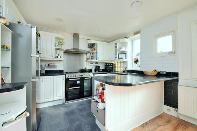 16, Tankerton Road, Surbiton photo 4