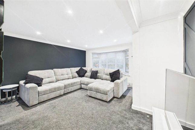 Cedar Drive, Edenbridge photo 2