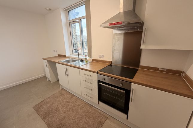 769b, Wakefield Road, Bradford photo 4