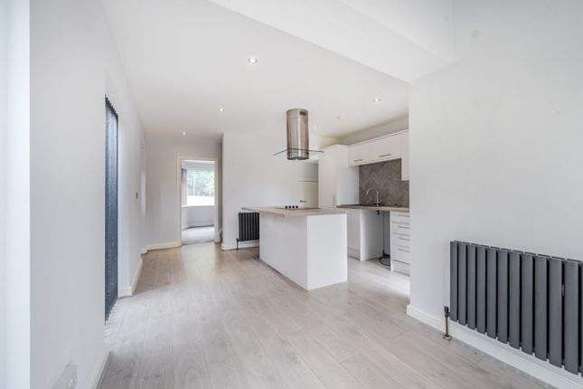 836, Tong Road, West Yorkshire photo 3
