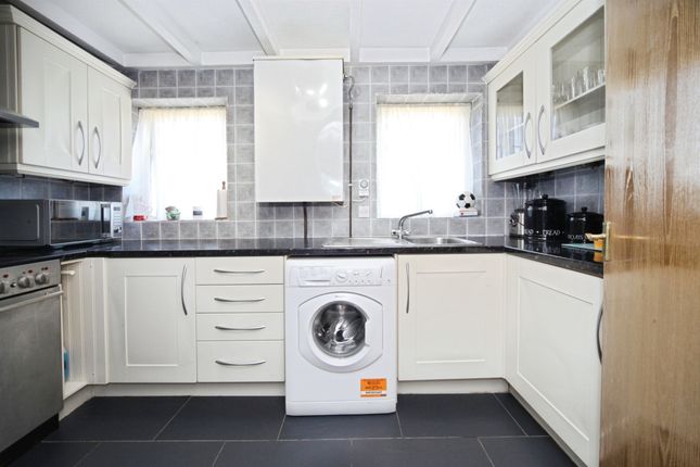 2a, Skua Close, Luton photo 4