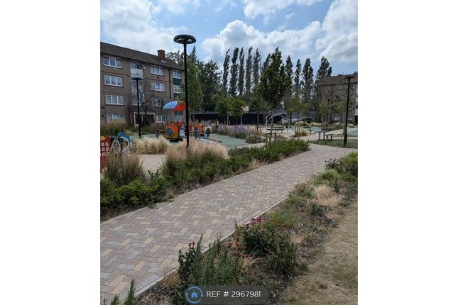 Clements Court, Green Lane, Hounslow photo 4
