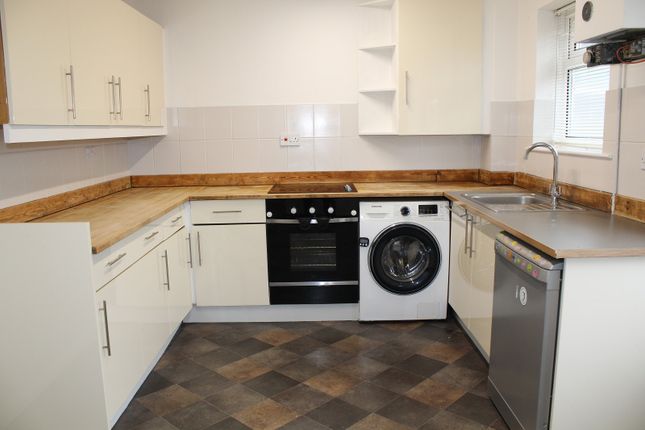11, Manor Close, Newton photo 2
