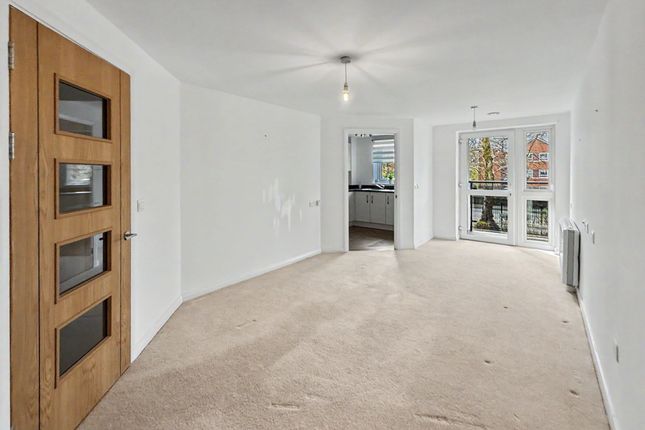 Apt 15, Broadfield Court Park View Road, Manchester photo 3