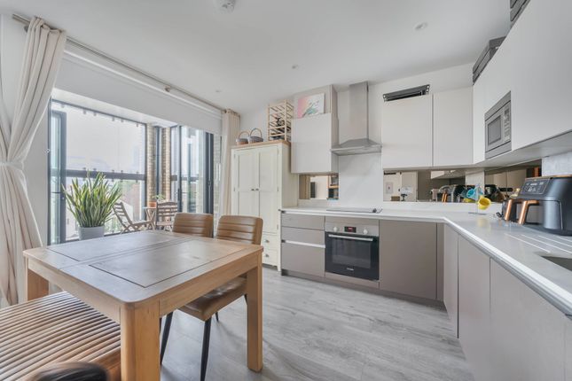 2-bed flat on 5 Saxon Apts, 204 Fairbridge Road, London, £550,000