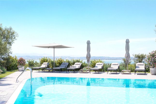 Apartment for sale in Villa With Garage, Sirmione, Lake Garda, Lombardy, 25019