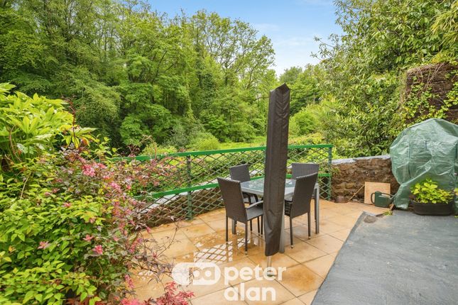 52, Woodland Park, Pontypool photo 4
