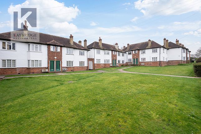 2-bed flat on 16 The Maisonettes Alberta Avenue, Sutton, £285,000