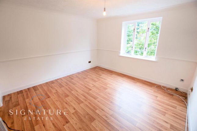 Flat for sale in Lymington Court, Leveret Close, Watford