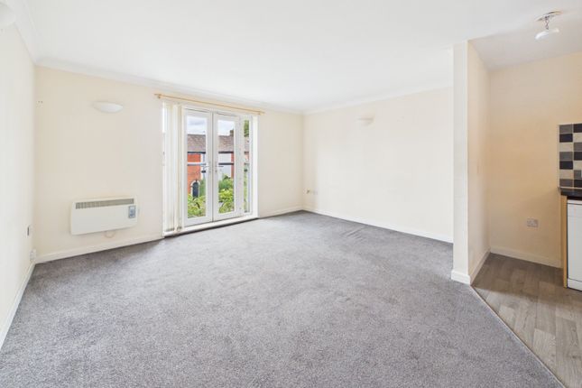 Apartment 7, Millside,, Mossley Road, Greater Manchester photo 5
