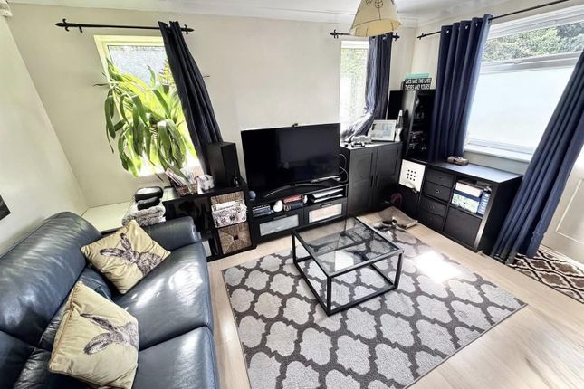 31, Dalwood Way, Coventry photo 3