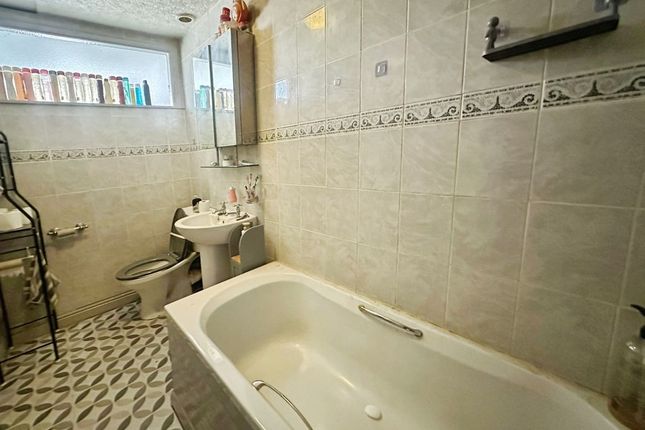 4, Lonsdale Street, Bury photo 5